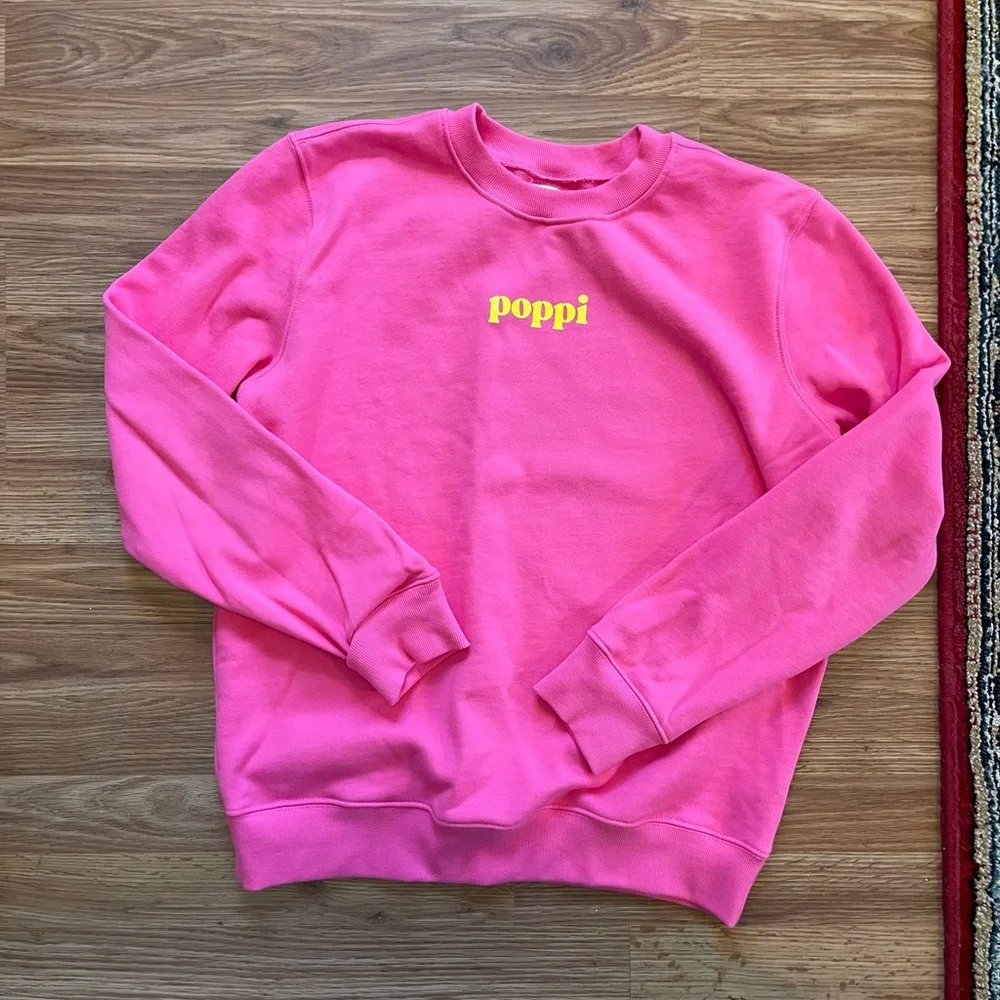 NWOT Poppi Crewneck Sweatshirt in Bright Pink - Picture 1 of 5